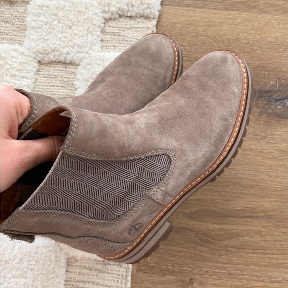 Timberland Courmayeur Valley Chelsea Boots in Taupe - Picture 5 of 8